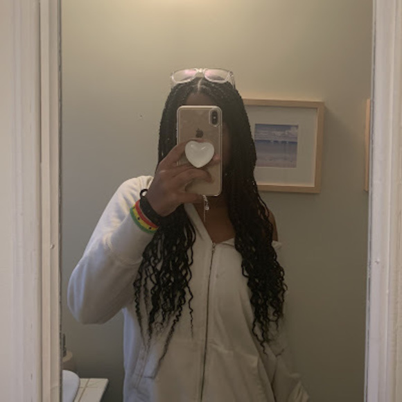 Meet your Posher, Mya - Picture 1 of 1